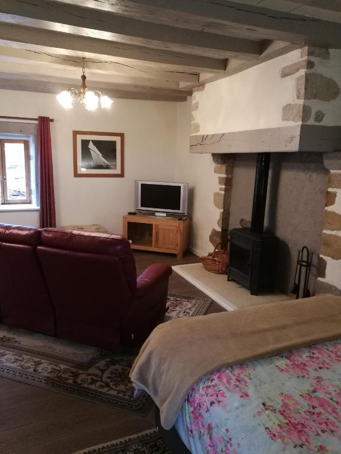 Bed and Breakfast Chez Pastuso Brigueil-le-Chantre Екстер'єр фото